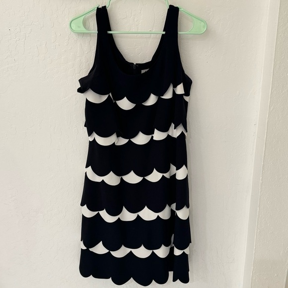 Julia Jordan Sleeveless Tank Scallop Shape Sheath Black White Dress Size 10 - Picture 2 of 12